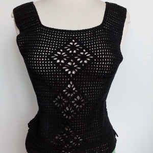 Horgolt fekete top - Meska.hu