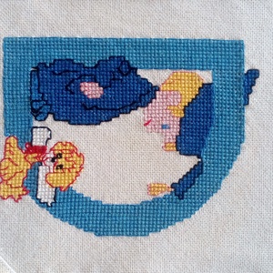 Keresztszemes hímzéssel készült monogram, keret nélkül, Baba - mama, Babaszoba dekoráció, Babaszoba kép, Hímzés, Mindenmás, MESKA