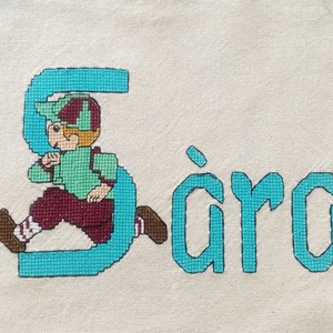 Keresztszemes hímzéssel készült névfelirat, keret nélkül - Meska.hu