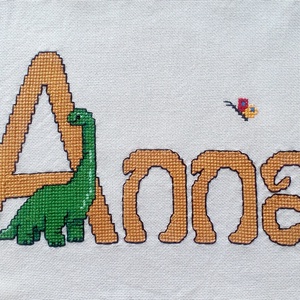 Keresztszemes hímzéssel készült név, keret nélkül - Meska.hu