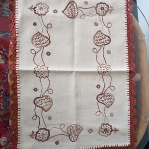 Hímzett asztalterítő, Ünnepi díszek, dekorációk, Húsvéti díszek és dekorációk, Húsvéti abrosz, terítő, Hímzés, MESKA