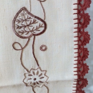 Hímzett asztalterítő - ünnepi díszek, dekorációk - húsvéti díszek és dekorációk - húsvéti abrosz, terítő - Meska.hu