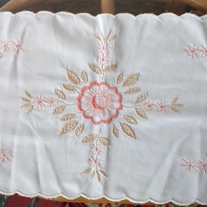 Hímzett asztalterítő, Ünnepi díszek, dekorációk, Húsvéti díszek és dekorációk, Húsvéti abrosz, terítő, Hímzés, MESKA