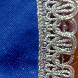 Tűgobelin hímzéssel készült kis terítő - otthon & életmód - lakástextil - abrosz, terítő - asztalfutó - Meska.hu