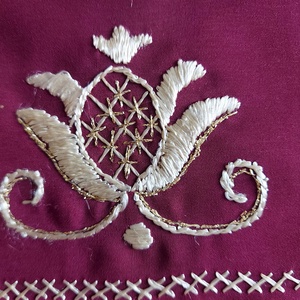   Dísz szalag úrihímzéssel, Otthon & Életmód, Lakástextil, Abrosz, terítő, Asztalfutó, Hímzés, Varrás, MESKA