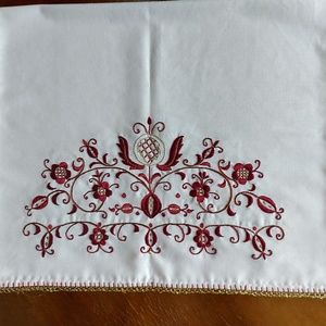   Asztali futó úrihímzéssel - otthon & életmód - lakástextil - abrosz, terítő - asztalfutó - Meska.hu