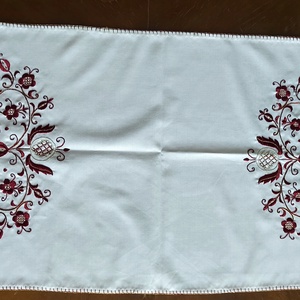   Asztali futó úrihímzéssel - otthon & életmód - lakástextil - abrosz, terítő - asztalfutó - Meska.hu