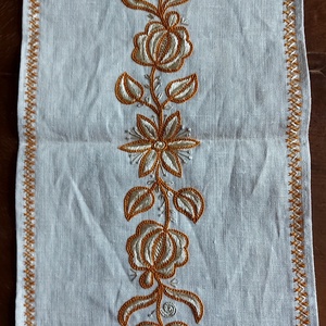   Asztali futó buzsáki boszorkányos  hímzéssel - otthon & életmód - lakástextil - abrosz, terítő - asztalfutó - Meska.hu