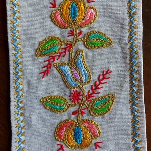   Asztali  kis terítő buzsáki boszorkányos  hímzéssel, Otthon & Életmód, Lakástextil, Abrosz, terítő, Asztalfutó, Hímzés, Varrás, MESKA