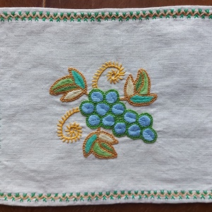   Asztali  kis terítő szett buzsáki boszorkányos  hímzéssel - otthon & életmód - lakástextil - abrosz, terítő - asztalfutó - Meska.hu