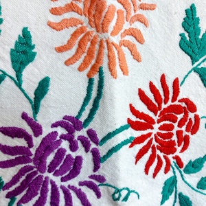 Hímzett dísztörölköző rojtozással - otthon & életmód - fürdőszoba - törölköző - Meska.hu