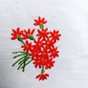 Hímzett terítő horgolt széllel - otthon & életmód - lakástextil - abrosz, terítő - díszterítő polcra, komódra - Meska.hu