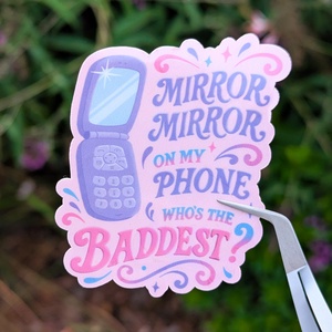 K-pop Démonvadászok matrica - Mirror, mirror on my phone, who's the baddest? dalszöveg, Otthon & Életmód, Papír, írószer, Matrica, matrica csomag, Fotó, grafika, rajz, illusztráció, MESKA