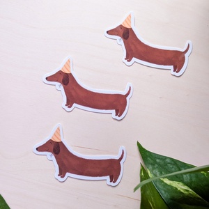 Tacskós szülinapi matrica - Cuki, vízálló kutyás dekoráció - Meska.hu