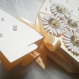 Margaréta papírtorta díszdoboz 10 szeletes - esküvő - emlék & ajándék - köszönőajándék - Meska.hu