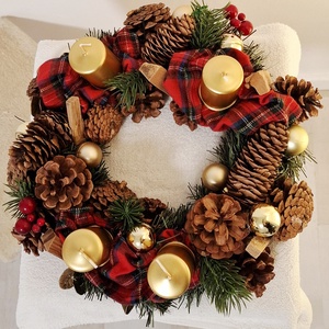 Tobozos klasszikus karácsonyi koszorú - Meska.hu