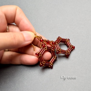 Hexagon gyöngy fülbevaló több színben - ékszer - fülbevaló - lógós kerek fülbevaló - Meska.hu