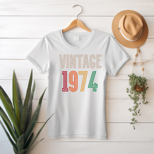 Vintage 1975-ös Születésnapi Póló  Egyedi Ajándék 1975 és 1970-es Években Születetteknek! (Az évszámot a megjegyzésbe) - ruha & divat - női ruha - póló, felső - Meska.hu
