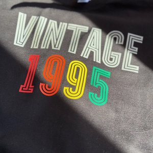 Vintage 30 éves szülinapi póló  Egyedi, kézzel készített design, glitteres opcióval! (Évszám megadható megjegyzésben) - ruha & divat - női ruha - póló, felső - Meska.hu