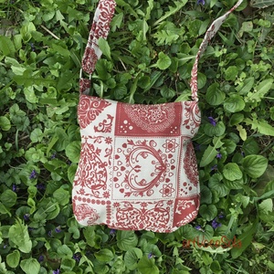 Rajzolt patchwork kicsi táska - táska & tok - kézitáska & válltáska - vállon átvethető táska - Meska.hu