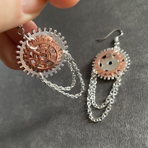 Steampunk fülbevaló, láncos, ezüst-rózsa - ékszer - fülbevaló - lógó fülbevaló - Meska.hu