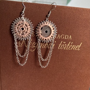 Steampunk fülbevaló, láncos, ezüst-rózsa - ékszer - fülbevaló - lógó fülbevaló - Meska.hu