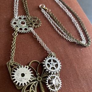 Pillangó nyaklánc, steampunk, ezüst-réz színű - ékszer - nyaklánc - medálos nyaklánc - Meska.hu