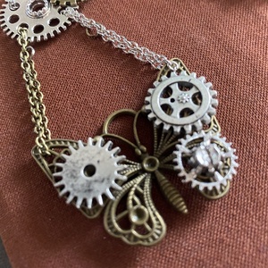 Pillangó nyaklánc, steampunk, ezüst-réz színű - ékszer - nyaklánc - medálos nyaklánc - Meska.hu