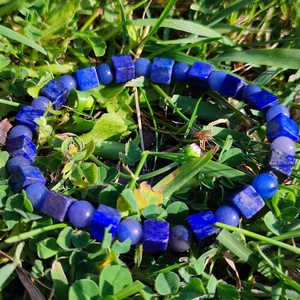 Lapis lazuli - kékkvarc ásványkarkötő férfiaknak - ékszer - karkötő - gyöngyös karkötő - Meska.hu