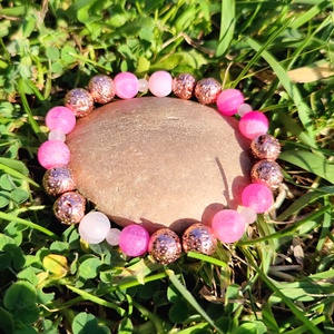 Rózsakvarc - pink achát - rosegold lávakő ásványkarkötő - ékszer - karkötő - gyöngyös karkötő - Meska.hu