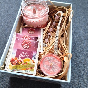 Ajándék box - szójagyertya könyvjelzővel , Otthon & Életmód, Gyertya, illat, aroma, Gyertya, Gyertya-, mécseskészítés, Gyöngyfűzés, gyöngyhímzés, MESKA