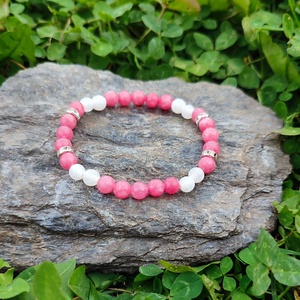 Eper jáde - fehér achát ásvány karkötő - Meska.hu