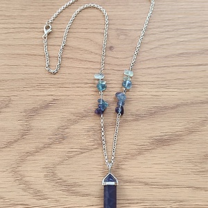 Ásvány nyaklánc fluorit ásvány csúcs medállal - ékszer - nyaklánc - medálos nyaklánc - Meska.hu