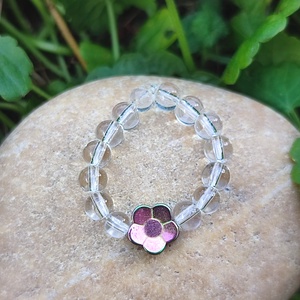 Hematit - hegyikristály gumis gyűrű hematit virággal  - Meska.hu