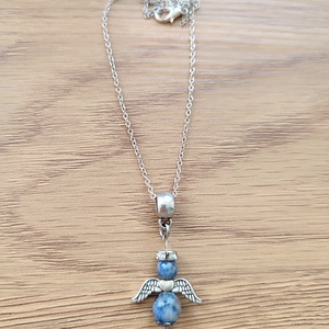 Szodalit angyalka ásvány nyaklánc, féldrágakő szodalit angyal medállal - ékszer - nyaklánc - medálos nyaklánc - Meska.hu