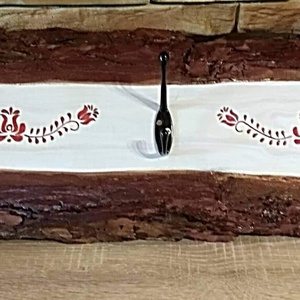 Piros virágos motívummal díszített falra szerelhető tároló  - otthon & életmód - tárolás & rendszerezés - fali tároló - Meska.hu
