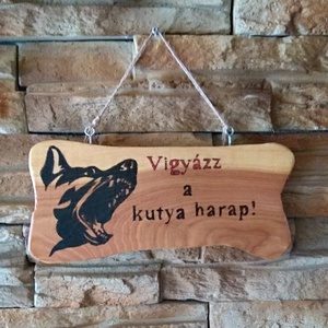 Vigyázz a kutya harap! Fatábla  - otthon & életmód - ház & kert - névtábla - Meska.hu