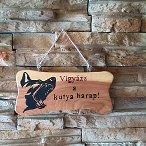 Vigyázz a kutya harap! Fatábla  - otthon & életmód - ház & kert - névtábla - Meska.hu