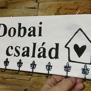 Névre szóló fali fa kulcstartó  - otthon & életmód - dekoráció - fali és függő dekoráció - fali kulcstartó - Meska.hu