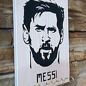 Fali kulcstartó Messi , Otthon & Életmód, Dekoráció, Fali és függő dekoráció, Fali kulcstartó, Famegmunkálás, Gravírozás, pirográfia, MESKA