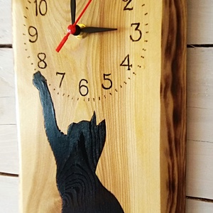 Vörösfenyő falióra fekete cicával - otthon & életmód - dekoráció - fali és függő dekoráció - falióra & óra - Meska.hu