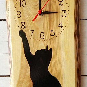 Vörösfenyő falióra fekete cicával - otthon & életmód - dekoráció - fali és függő dekoráció - falióra & óra - Meska.hu