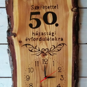 Vörösfenyő falióra házassági évfordulóra nevekkel , Otthon & Életmód, Dekoráció, Fali és függő dekoráció, Falióra & óra, Famegmunkálás, Gravírozás, pirográfia, MESKA
