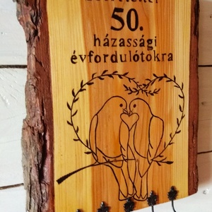 Vörösfenyő kulcstartó házassági évforduló alkalmából  - otthon & életmód - dekoráció - fali és függő dekoráció - fali kulcstartó - Meska.hu