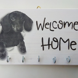 Welcome home fa fali kulcstartó tacskó kutyussal  - otthon & életmód - dekoráció - fali és függő dekoráció - fali kulcstartó - Meska.hu