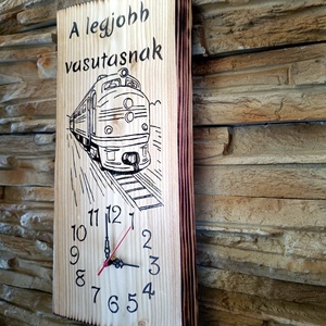 Fából készült falióra a legjobb vasutasnak - otthon & életmód - dekoráció - fali és függő dekoráció - falióra & óra - Meska.hu
