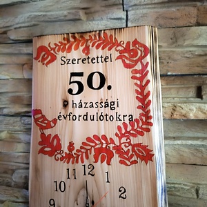 Fából készült nagyméretű falióra 50. házassági évforduló alkalmából magyar népi motívumokkal  - otthon & életmód - dekoráció - fali és függő dekoráció - falióra & óra - Meska.hu