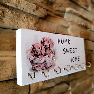Fa fali kulcstartó home sweet home felirattal és tacskó kiskutyákkal - otthon & életmód - dekoráció - fali és függő dekoráció - fali kulcstartó - Meska.hu