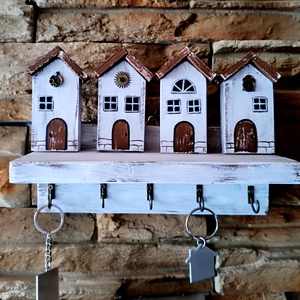 Egyedi, vintage stílusú fa fali kulcstartó házikókkal - otthon & életmód - dekoráció - fali és függő dekoráció - fali kulcstartó - Meska.hu