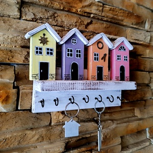 Fából készült fali kulcstartó házikókkal - otthon & életmód - dekoráció - fali és függő dekoráció - fali kulcstartó - Meska.hu